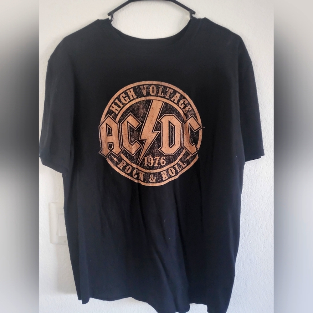 Acdc tee